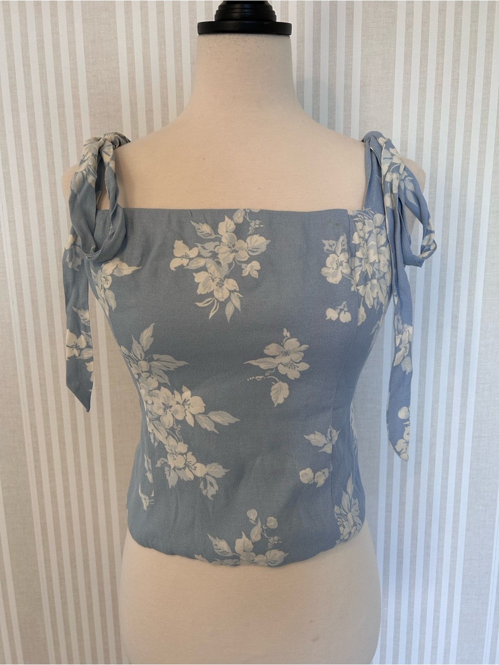 Reformation Ellora Floral Tie-Shoulder Square Neck Crop Top Light Blue Sz 8 NEW - Picture 4 of 11